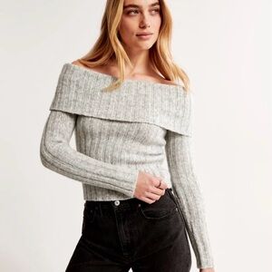 Jessica Simpson Light Gray Off-Shoulder Sweater